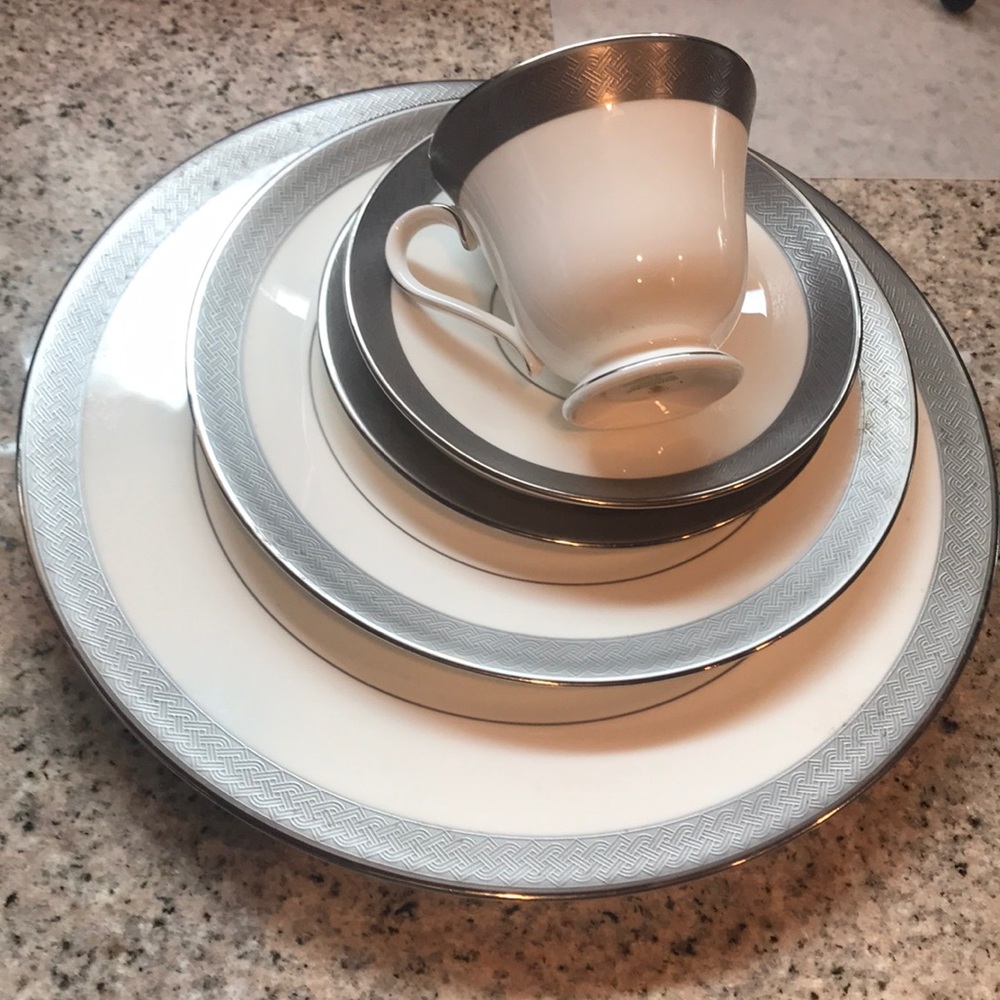 Waterford Kells Platinum place setting